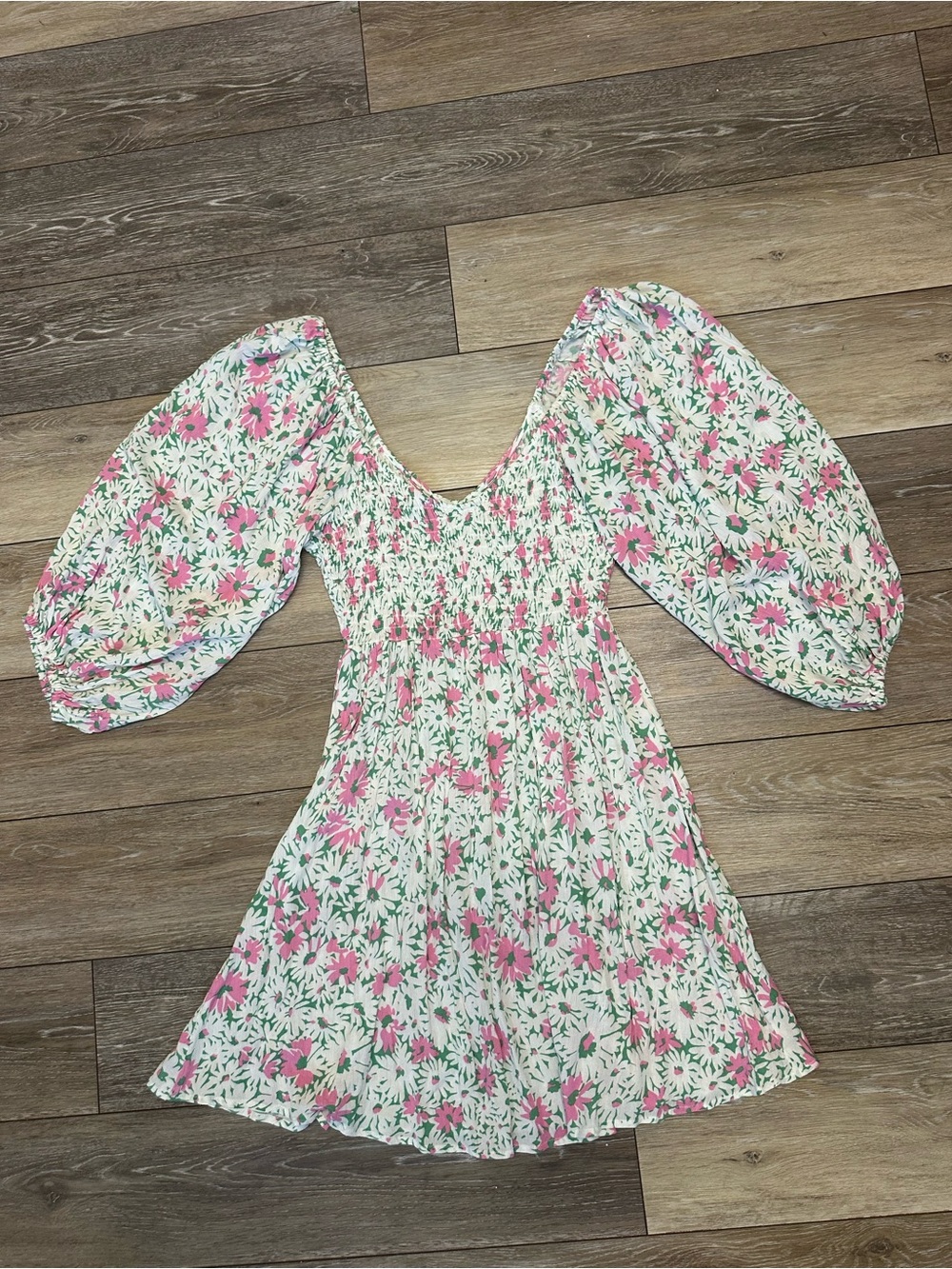 Chaser Floral Daisy Puff-Sleeve Smocked Mini Dress